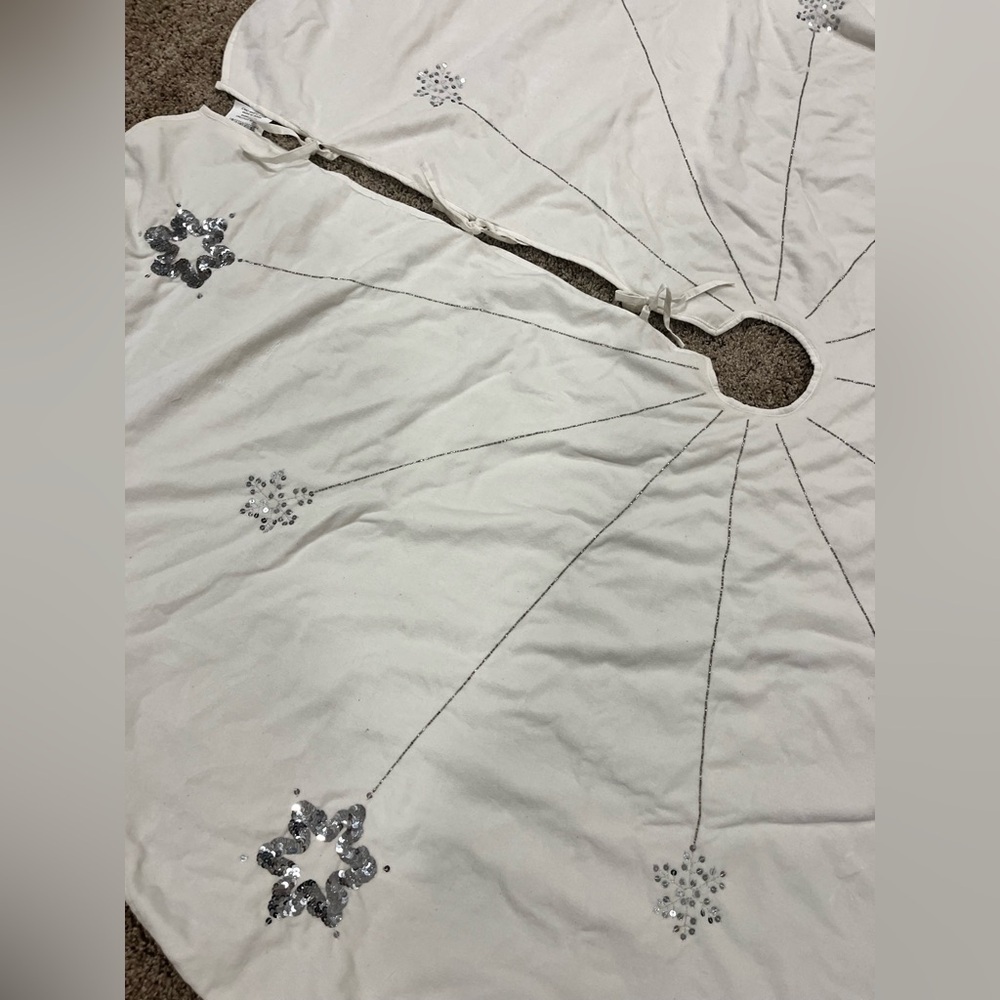 Vickerman Decorative 60" Silver Flakes Collection Christmas Tree Skirt - Picture 5 of 7